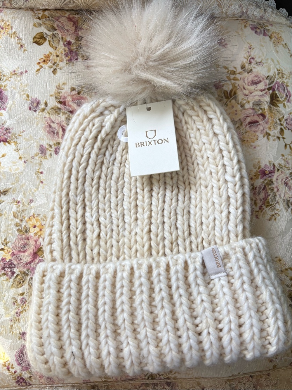 NWT woman’s beanie